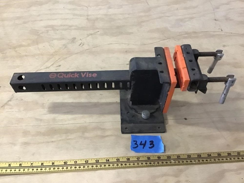 Lot 343: BLACK AND DECKER QUICK VISE