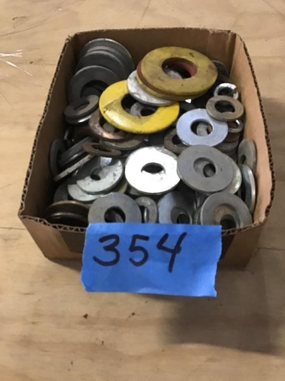 Lot 354: LARGE FLAT WASHERS