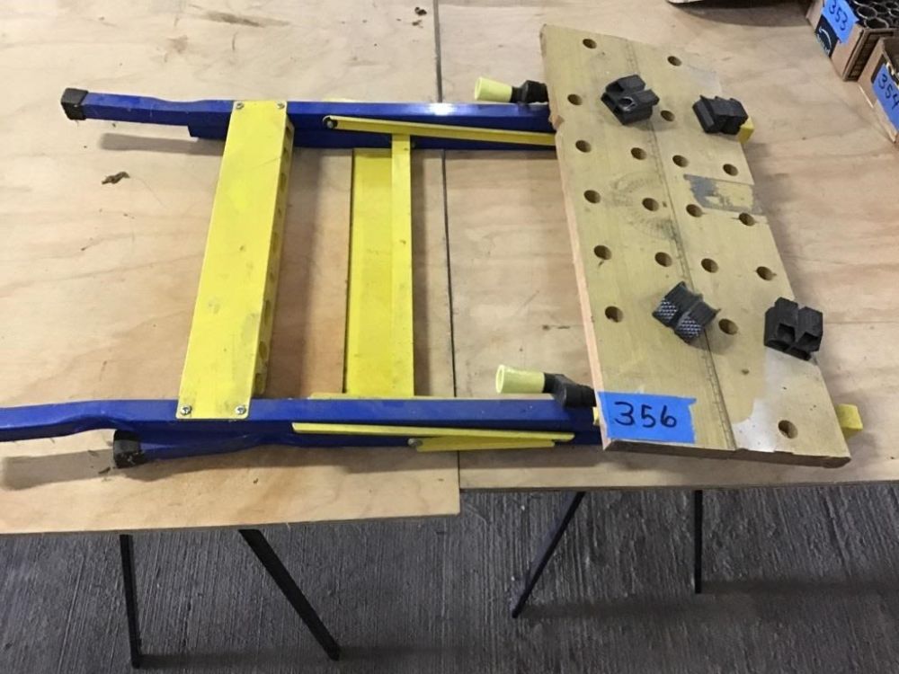 Lot 356: FOLDING WORK BENCH