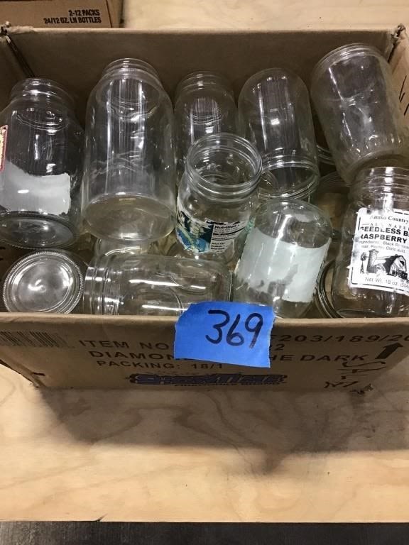 Lot 369: QUART AND PINT JARS