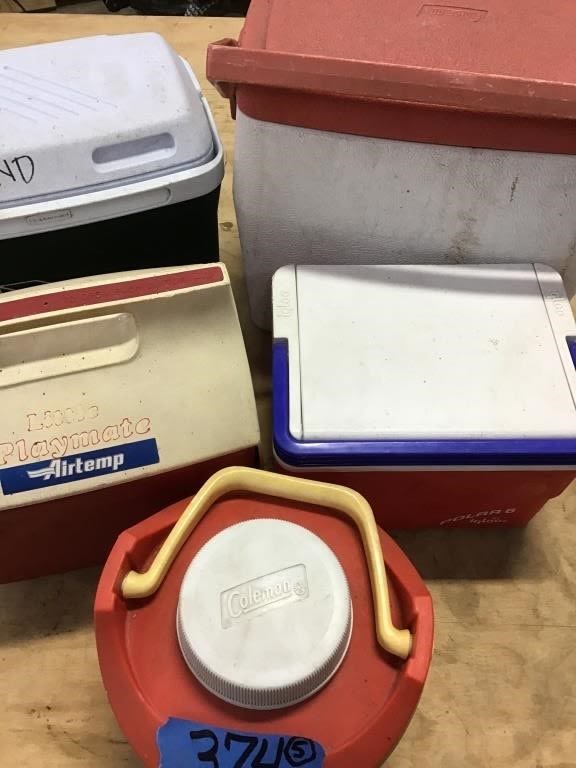 Lot 374: 5. COOLERS