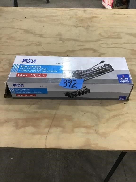Lot 392: TILE CUTTER