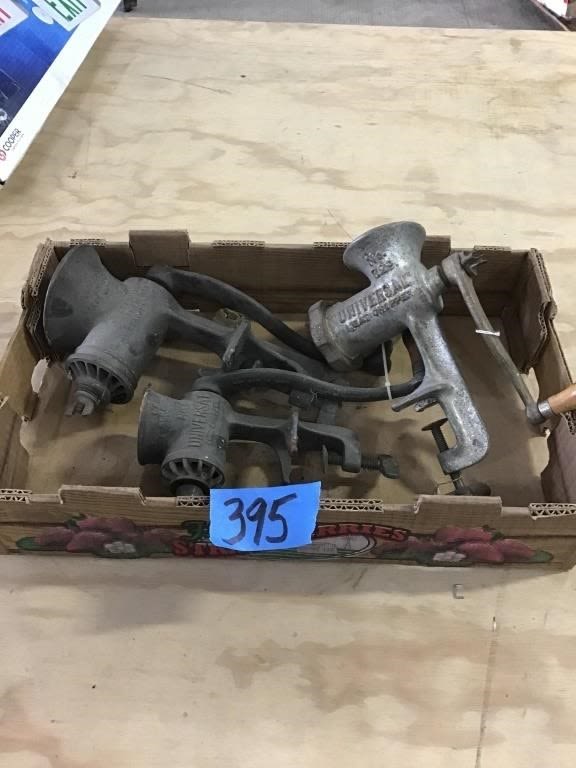 Lot 395: MEAT GRINDERS