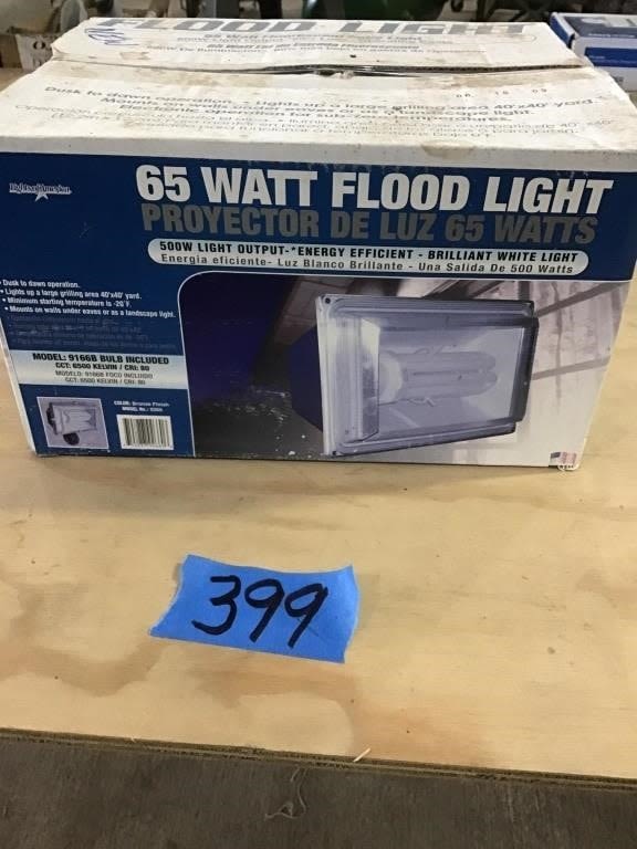 Lot 399: FLOOD LIGHT.    NIB