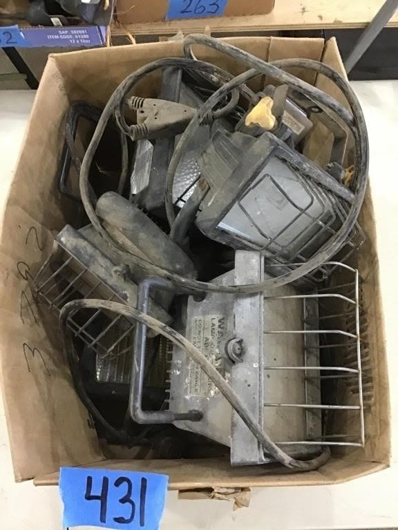 Lot 431: BOX OF SPOT LIGHTS