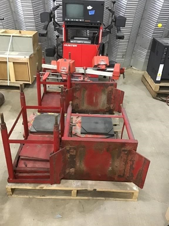 Lot 437: HUNTER ALIGNMENT MACHINE WITH STANDS, TURN PLATES