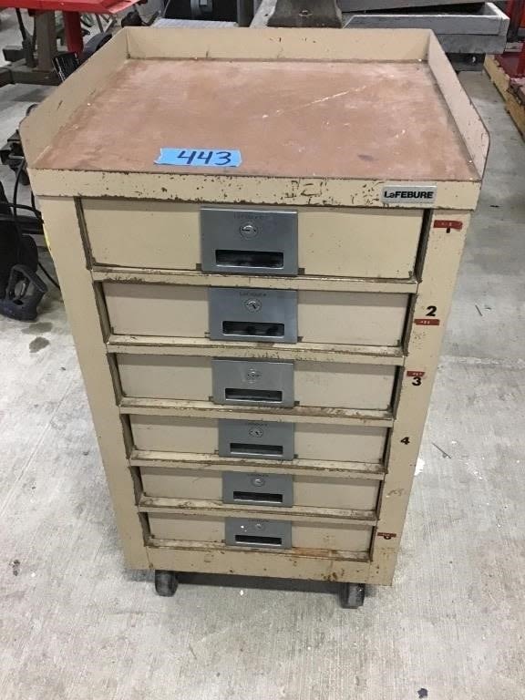 Lot 443: 6. DRAWER STEEL CABINET WITH KEYS