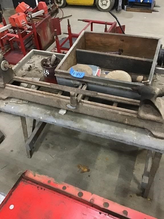 Lot 444: CRAFTSMAN 4. FOOT WOOD LATHE ON TABLE