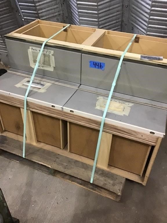 Lot 446: PALLET OF DRAWERS