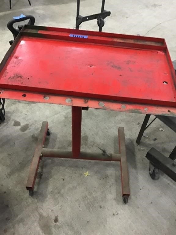Lot 449: ROLL AROUND WORK TABLE