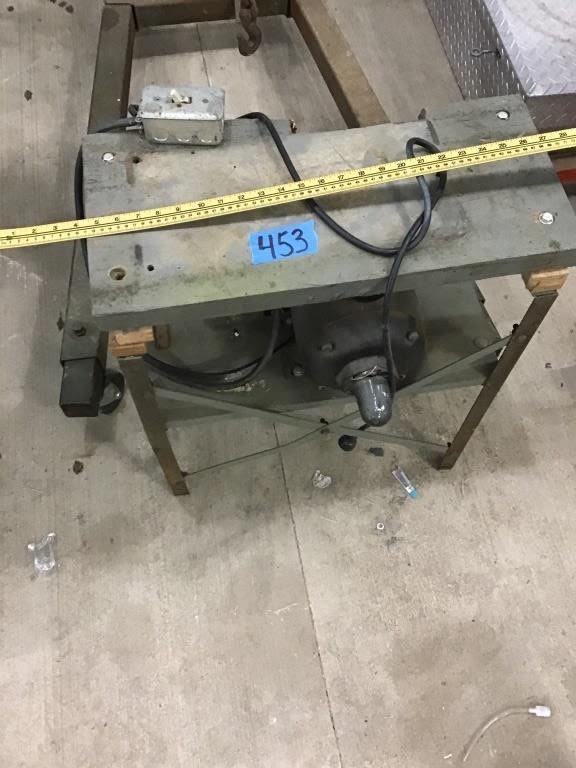Lot 453: ELECTRIC MOTOR MOUNTED ON TABLE