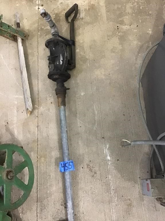 Lot 455: PUSH-PULL OIL PUMP