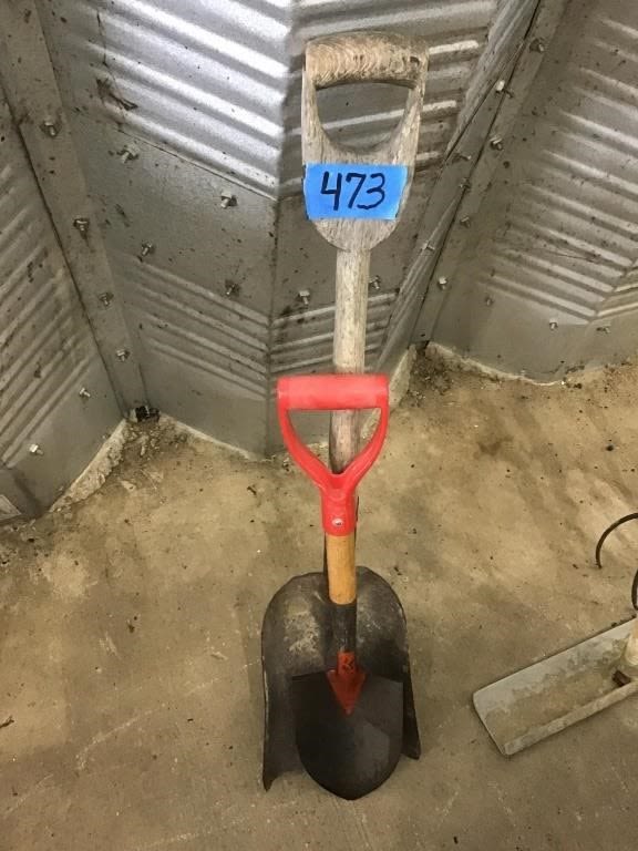 Lot 473: SHOVELS