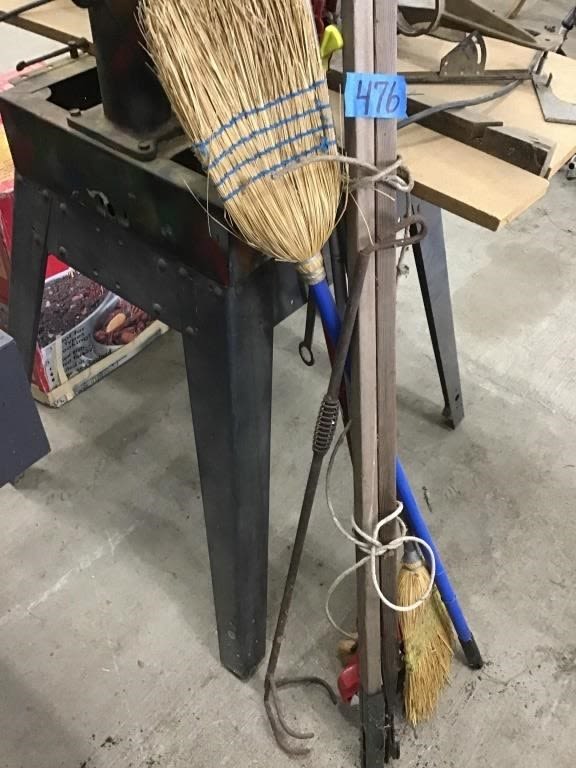 Lot 476: LIMB TRIMMER, BROOMS, CLINKER PICK UP TOOL