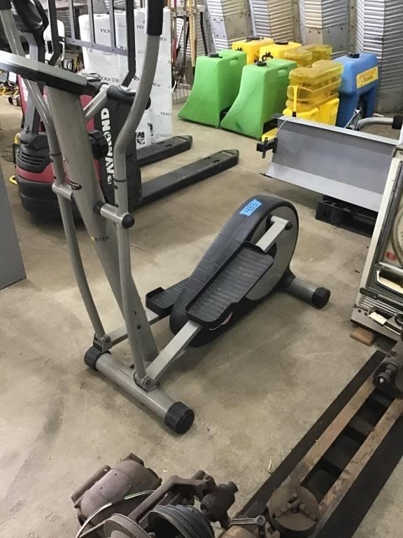 Lot 483: EXERCISE MACHINE