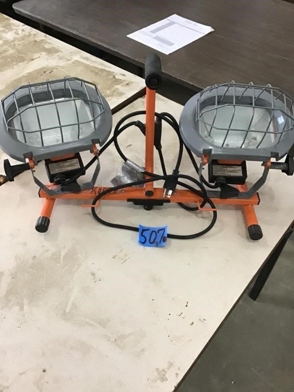 Lot 507: DOUBLE WORK LIGHT