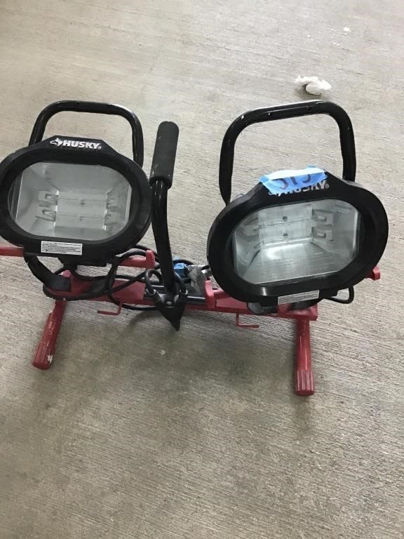 Lot 515: DOUBLE WORK LIGHT