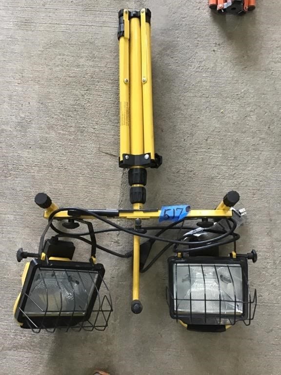 Lot 517: DOUBLE WORK LIGHT