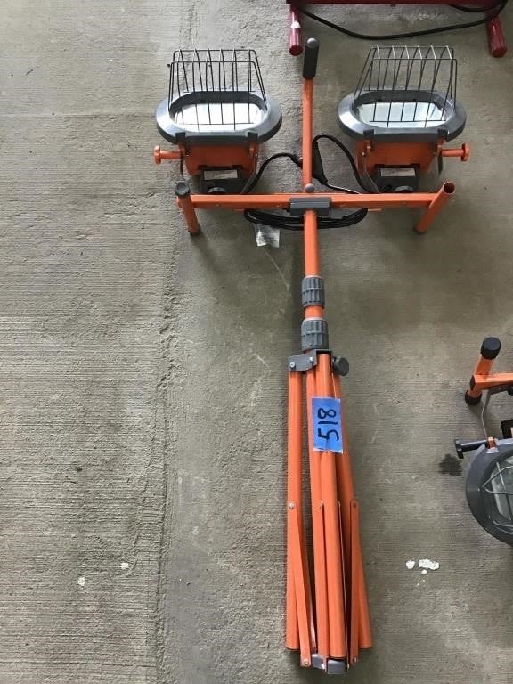 Lot 518: DOUBLE WORK LIGHT