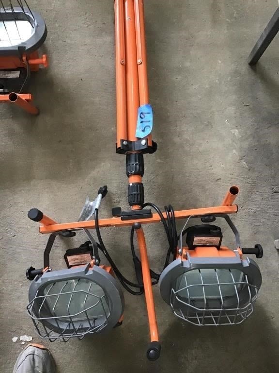 Lot 519: DOUBLE WORK LIGHT
