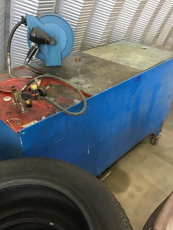 Lot 528: OIL TANK,  6 FFT LONG , 30 IN WIDE , 32 IN DEEP.