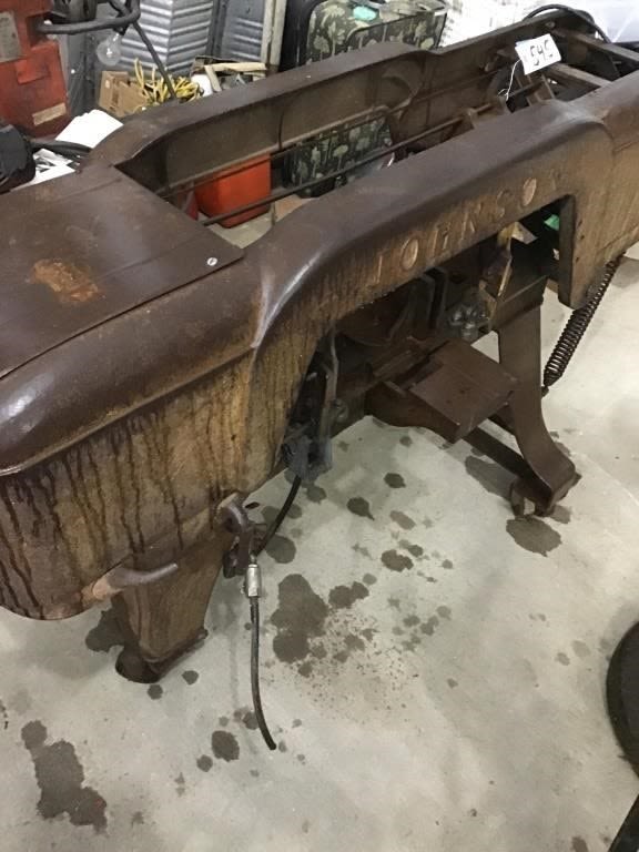 Lot 545: LARGE JOHNSON BAND SAW
