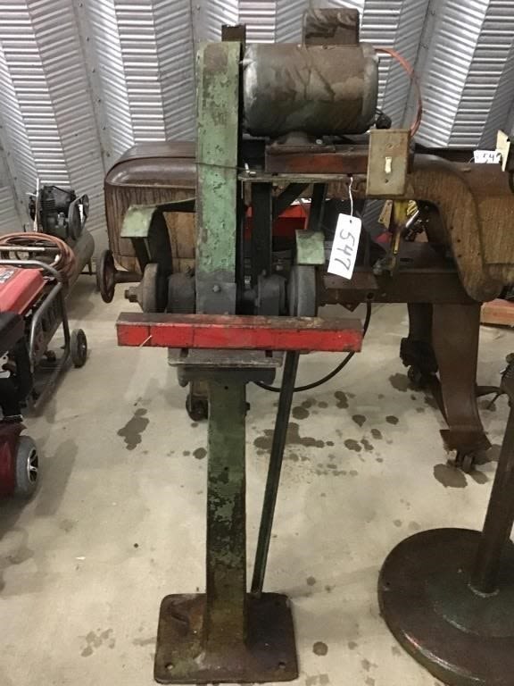 Lot 547: FLOOR STAND GRINDER