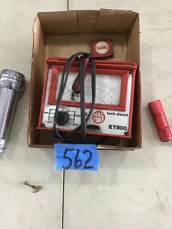 Lot 562: MAC TOOLS. DWELL METER,  FLASHLIGHTS