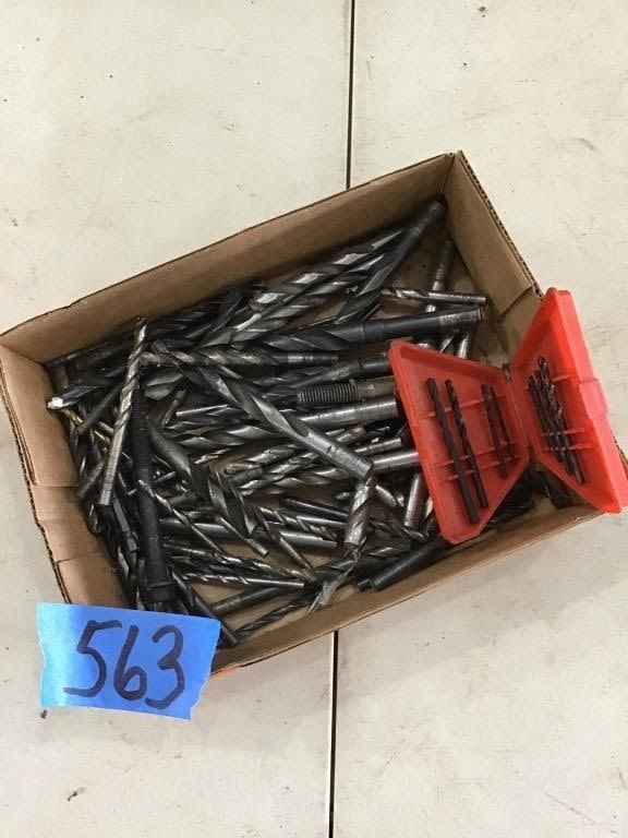 Lot 563: DRILL BITS
