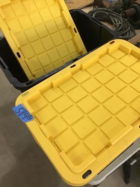 Lot 584: 2.  27  GALLON TOTES WITH LIDS