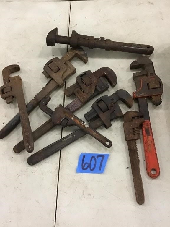 Lot 607: PIPE WRENCHES
