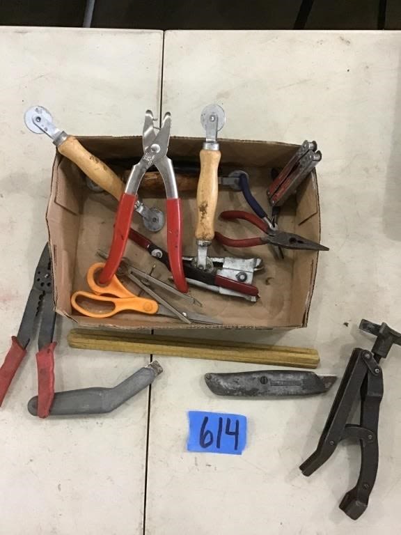 Lot 614: RULE, UTILITY KNIFE, PLIERS OTHERS