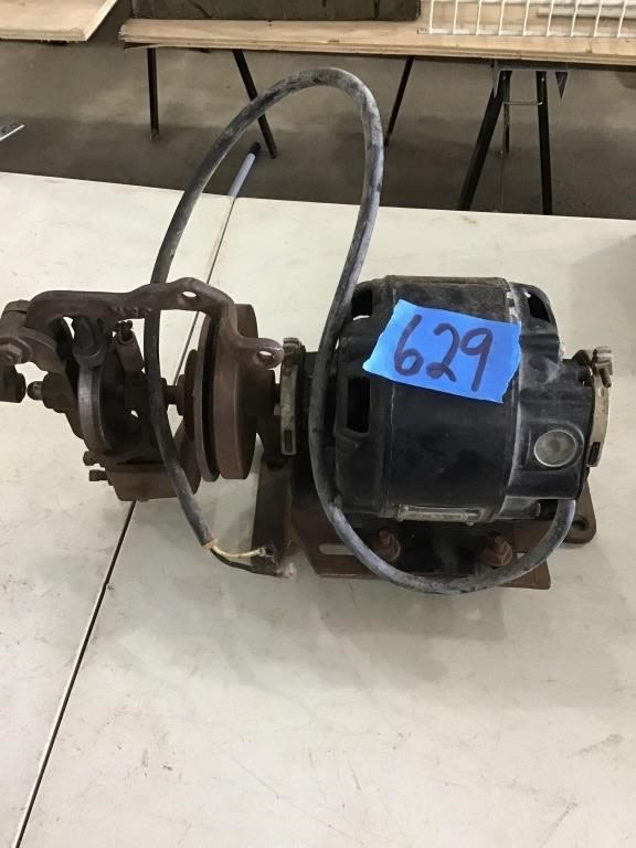 Lot 629: ELECTRIC MOTOR WITH CLUTCH ASSEMBLY