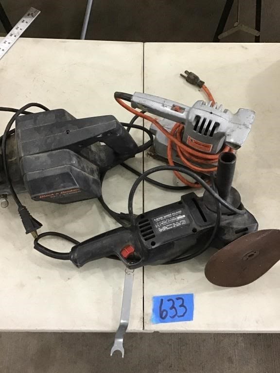 Lot 633: BLACK AND DECKER BELT SANDER,FINISH, POLISHER