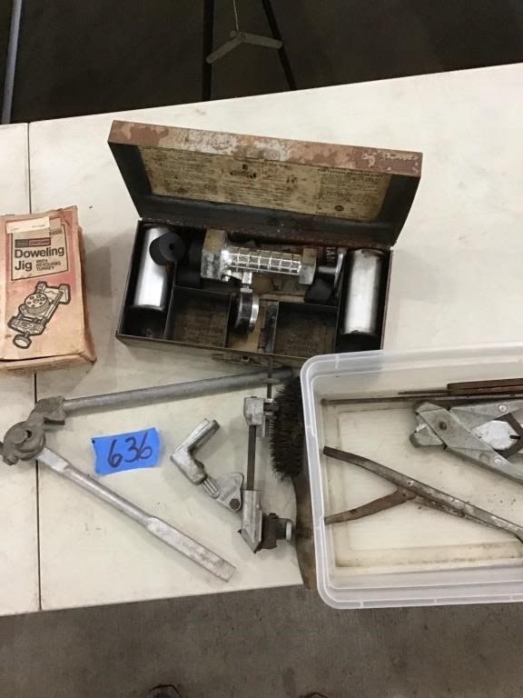 Lot 636: DOWELING JIG, RADIATOR TESTER, TUBING BENDER,OTHER