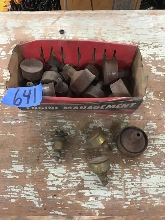 Lot 641: GREASE CUPS