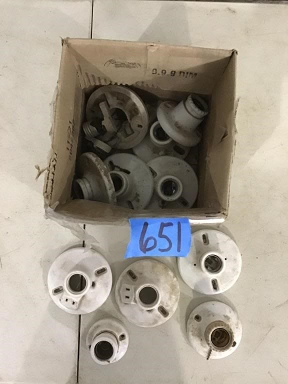 Lot 651: PORCELAIN LIGHT FIXTURES