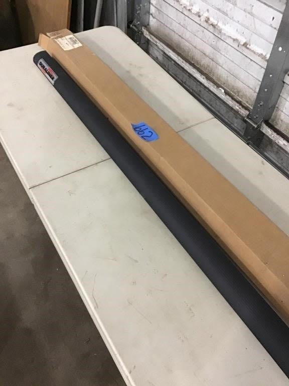 Lot 662: PLASTIC TAIL GATE PROTECTOR