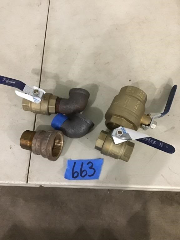 Lot 663: BRASS VALVES