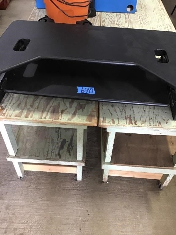 Lot 690: VARIDESK. FOR COMPUTER