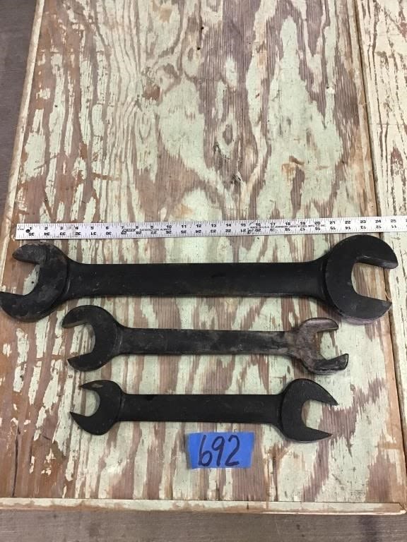 Lot 692: RAILROAD WRENCHES