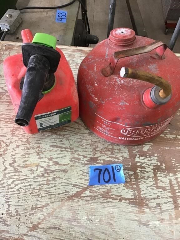 Lot 701: 2. GAS CANS