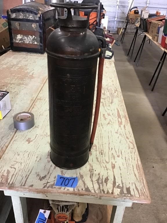 Lot 707: FIRE EXTINGUISHER