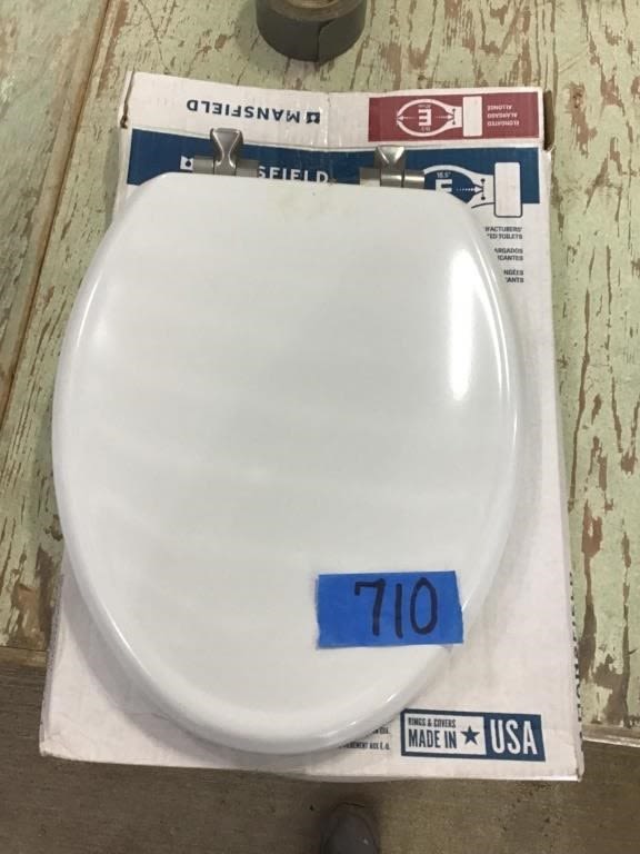 Lot 710: MANSFIELD TOILET SEAT