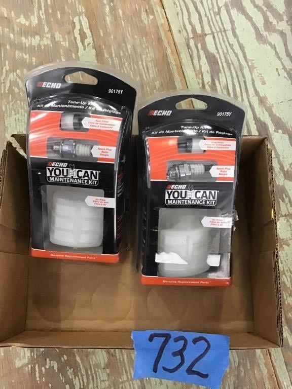Lot 732: CHAIN SAW TUNE UP KITS