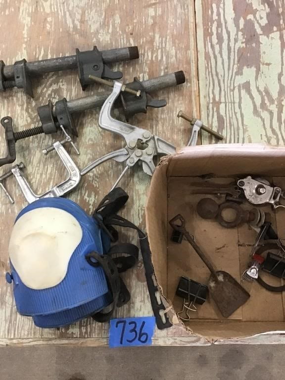 Lot 736: KNEE PADS,  CLAMPS, OTHER