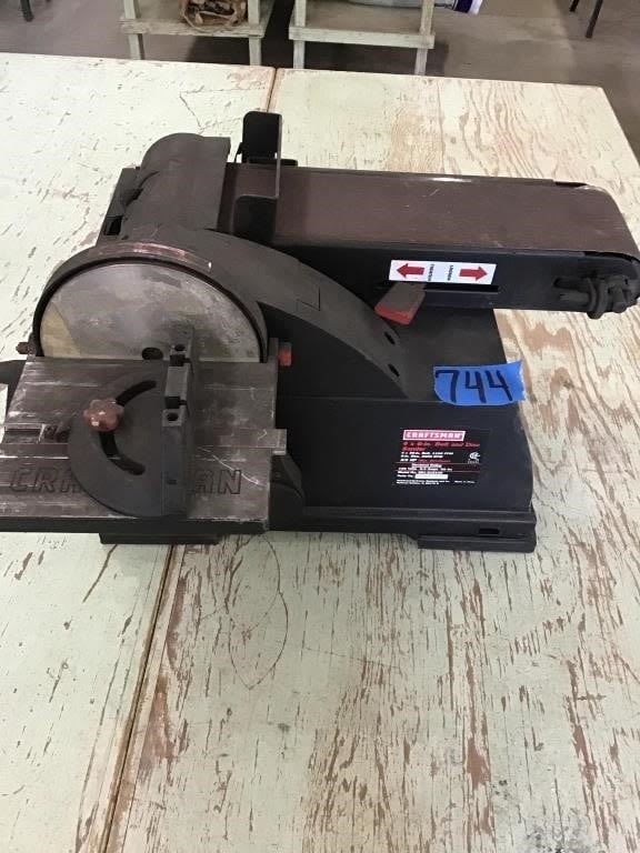 Lot 744: CRAFTSMAN BELT SANDER