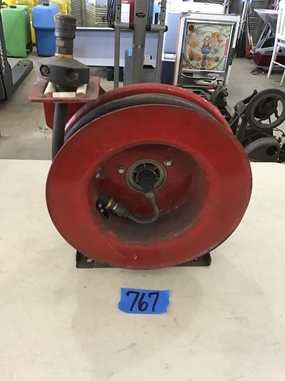 Lot 767: AIR HOSE REEL