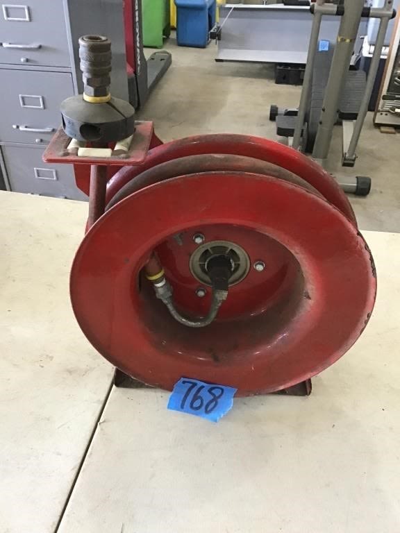 Lot 768: AIR HOSE REEL
