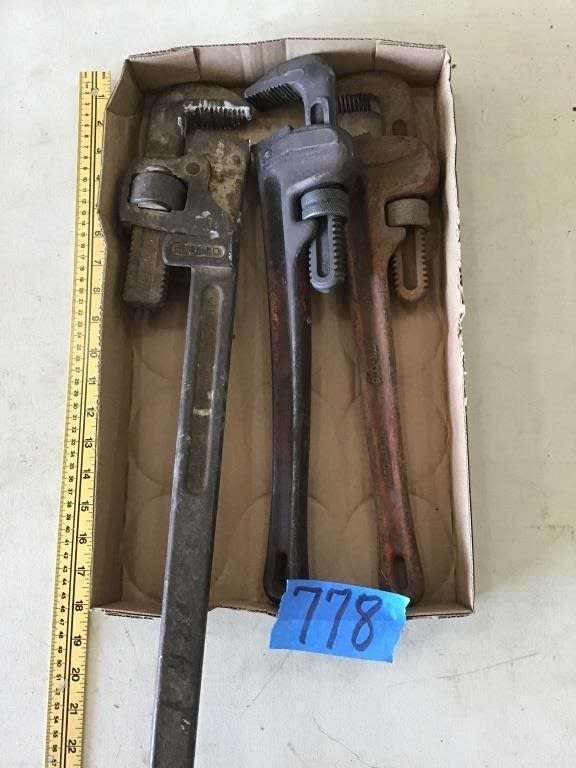 Lot 778: 3. PIPE WRENCHES